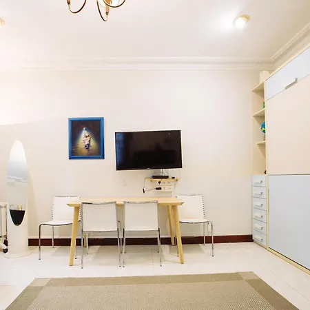 Centrico Junto Estacion Tren Y Autobus