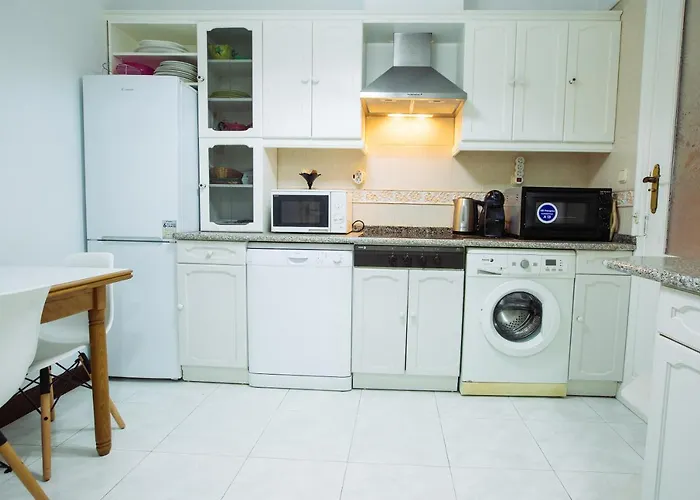 Centrico Junto Estacion Tren Y Autobus