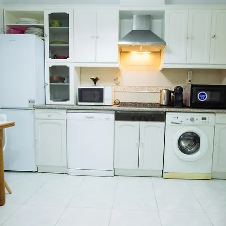 Centrico Junto Estacion Tren Y Autobus